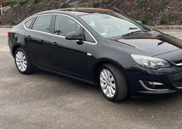 Opel Astra cena 35000 przebieg: 244792, rok produkcji 2015 z Ozimek małe 22